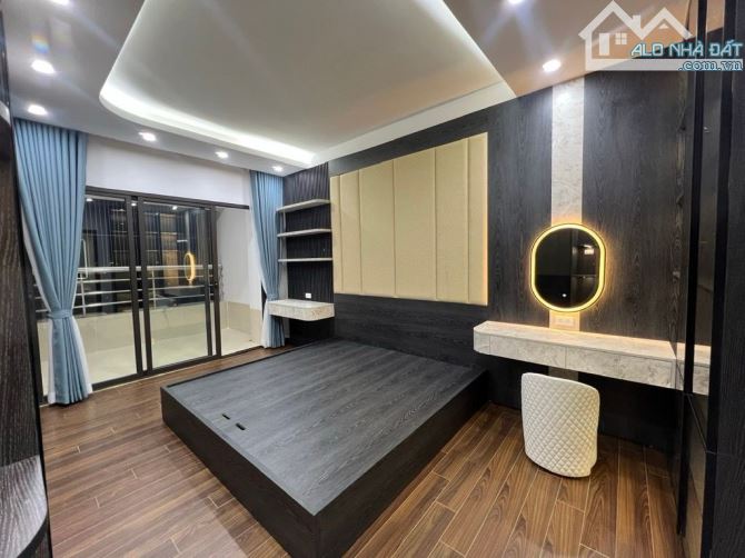 Cần bán gấp !!! Chung cư 115m2, 3Ngủ, 2wc - Nhà đẹp, setup full nội thất - Giá bán 12.5 tỷ