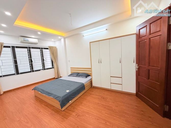 NHÀ PHỐ MINH KHAI - FULL NỘI THẤT - GIÁ NHỈNH 8 TỶ - NGÕ THÔNG - 50M RA Ô TÔ TRÁNH -