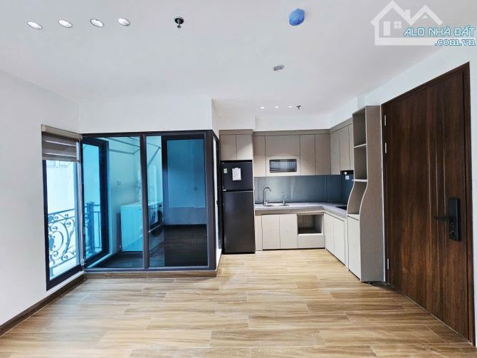 Bán nhà riêng Phố Lạc Long Quân, 100m2, 9 tầng, 20 căn hộ, dòng tiền 180tr/th, 57 tỷ