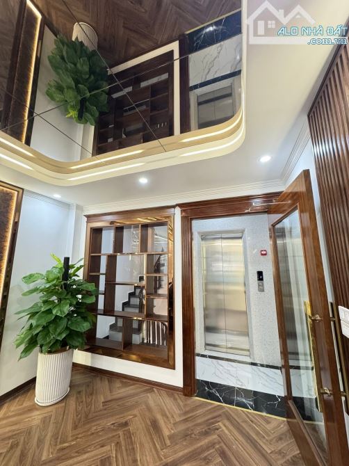 NHÀ HOÀNG ĐẠO THÀNH 50M 7T MT 4M THANG MÁY VỈA HÈ OTO TRÁNH GIÁ GIẢM 1 TY CỰC SỐC