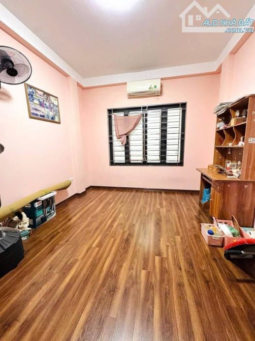 BÁN NHÀ LÔ GÓC MẶT NGÕ QUAN NHÂN, KINH DOANH ĐỈNH, DÂN XÂY KIÊN CỐ , SÔ VUÔNG ĐẸP GIÁ 14,5