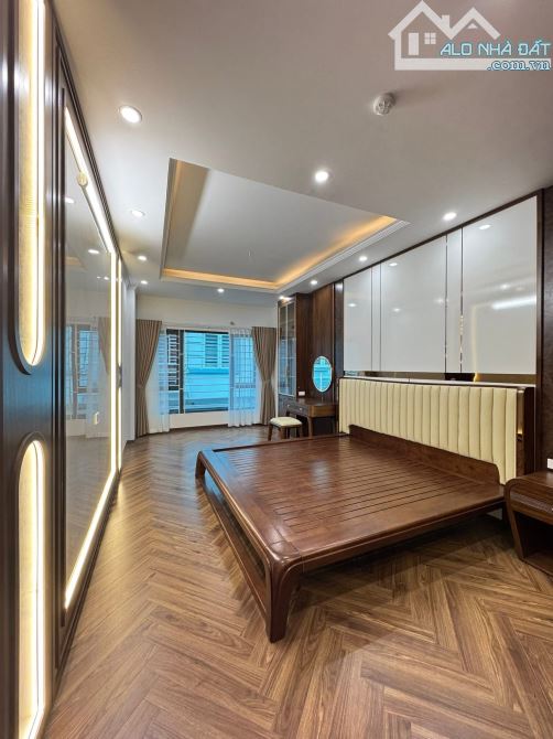 NHÀ HOÀNG ĐẠO THÀNH 50M 7T MT 4M THANG MÁY VỈA HÈ OTO TRÁNH GIÁ GIẢM 1 TY CỰC SỐC