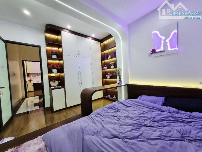 Bán gấp nhà phố Hồng Mai - Hai Bà Trưng 50 m2-5 T - 9,7 tỷ