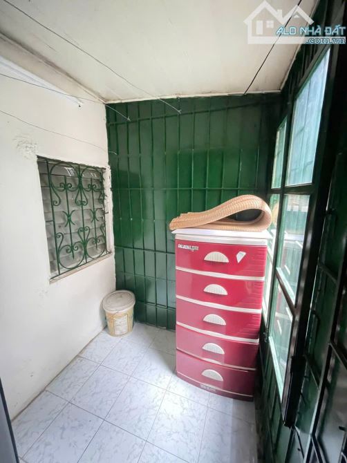 Giá rẻ! chỉ 4,19 tỷ tập thể Bách khoa, Hai Bà Trưng, tầng 3, lô góc, sổ to 65m2 2pn