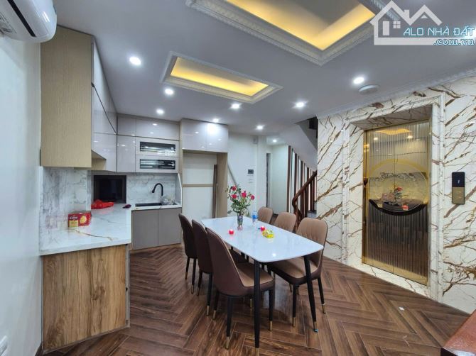 Nhà mới mặt ngõ, kinh doanh tốt, 50m2, 6 tầng thang máy xịn, full nội thất, nhiều tiện ích