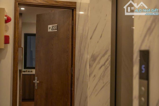 BÁN Mặt Phố VŨ MIÊN mặt Hồ Tây -diện tích 128m2 mặt tiền 6m giá 99 tỷ