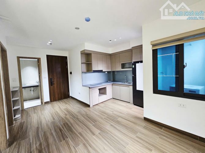 Bán nhà riêng Phố Lạc Long Quân, 100m2, 9 tầng, 20 căn hộ, dòng tiền 180tr/th, 57 tỷ