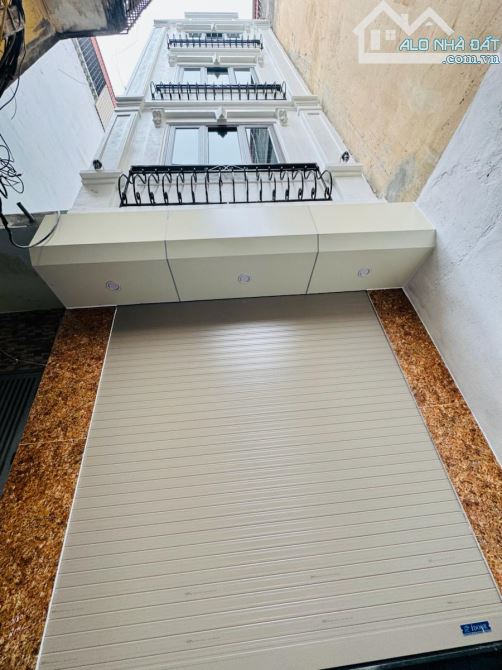 Siêu hiếm Trương Định, Tân Mai, 33m2 x 5 tầng, ô tô 50m, giá 7.75 tỷ( ctl).