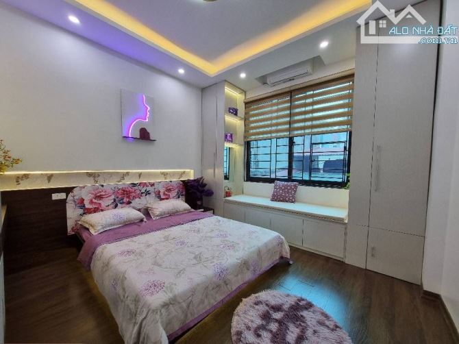 Bán gấp nhà phố Hồng Mai - Hai Bà Trưng 50 m2-5 T - 9,7 tỷ