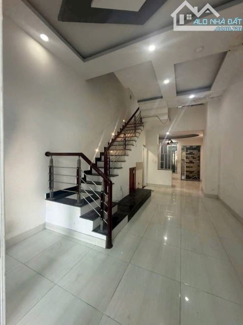 🏠 Cho thuê nhà hẻm xe hơi – Gần vòng xoay Liên Phường – Quận 9 (nay thuộc Thành phố Thủ đ