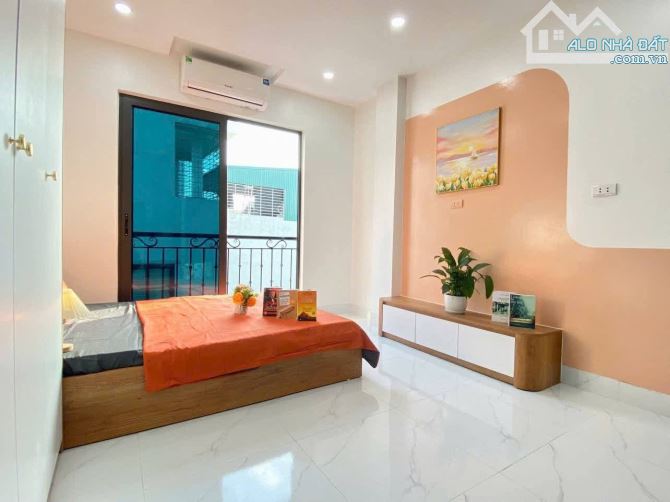 Sập sàn !! Tòa CHDV Tôn Thất Tùng,đối diện BV ĐH Y Hà Nội. 77m2*18pkk. Dòng tiền 80tr/ th.