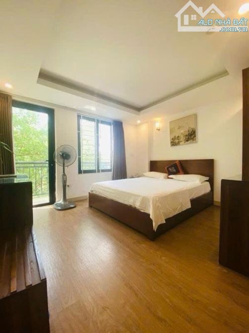 MẶT PHỐ NGUYỄN HOÀNG TÔN . 7 TẦNG THANG MÁY - HÀNG XÓM CIPUTRA - DÒNG TIỀN 800TR/NĂM