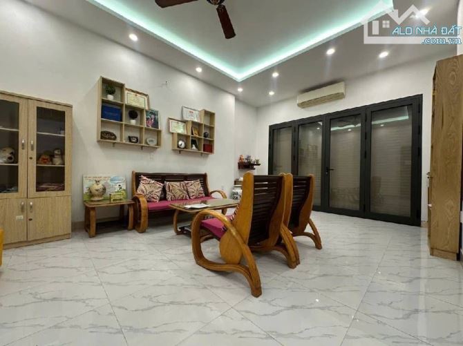 BÁN NHÀ - PHÂN LÔ - VÕNG THỊ - TÂY HỒ - 60.1/74 M - 5 TẦNG - MẶT TIỀN 6.2 M - 28.9 TỶ -