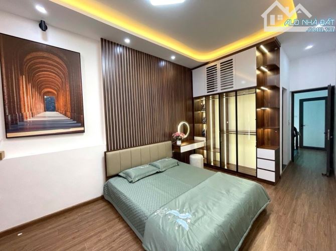 Khâm Thiên - 4 Tầng nhà đẹp full nội thất - DT41m sẵn sổ - Giá 12.5 tỷ (có TL)