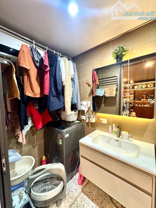 Bán nhà Tập Thế Tầng 3 Tân Mai 120m2 4 ngủ vị trí đẹp đủ tiện ích 4.45 tỷ