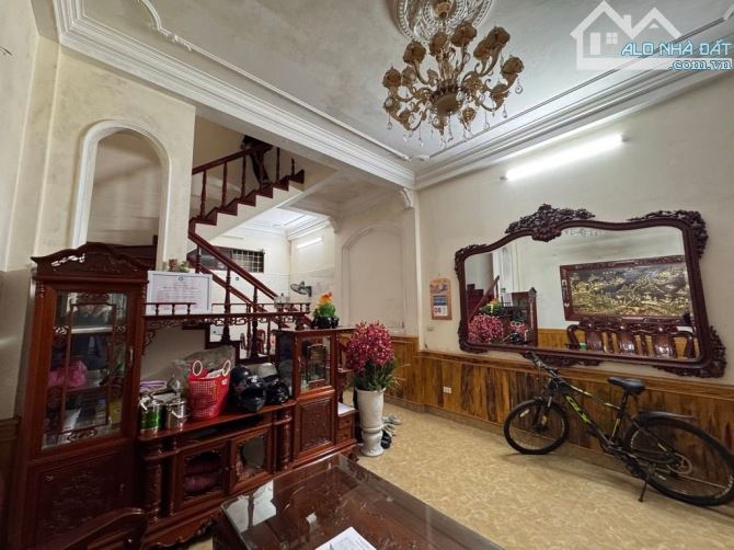 BÁN NHÀ YÊN LÃNG DT 50 M 3 THOÁNG DÂN XÂY Ô CHỜ THANG MÁY GẦN PHỐ NGÕ THÔNG FUL TIỆN ICH