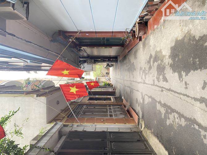 NHÀ HÀNG XÓM QUẬN UỶ TÂY HỒ - Ô TÔ- DÂN XÂY - 39M - NHỈNH 11 Tỷ