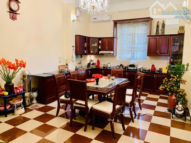 Bán nhà lô góc 2 mặt ngõ ô tô ngõ Dương Văn Bé DT 43m, MT 4.8m