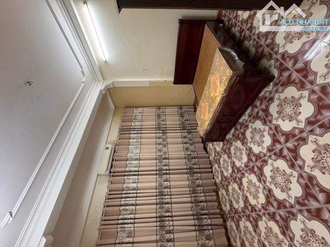 BÁN NHÀ YÊN LÃNG DT 50 M 3 THOÁNG DÂN XÂY Ô CHỜ THANG MÁY GẦN PHỐ NGÕ THÔNG FUL TIỆN ICH