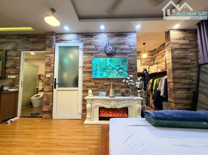 BÁN NHÀ TT ĐỐNG ĐA 2 THOÁNG NHÀ DÂN XÂY GẦN PHỐ FULL NỘI THẤT VỊ TRÍ SIÊU ĐẸP