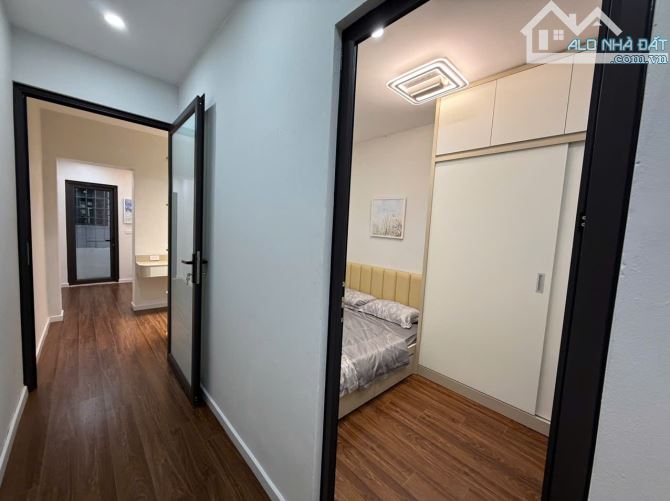 Chính chủ cần bán nhà tập thể DT sử dụng 75m2, sổ 32m2, đã full nội thất, ô tô dừng đỗ