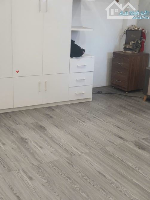 Bán nhà ngõ 71 Tân Ấp, 50m2, 2 phòng ngủ, giá 1,28 tỷ