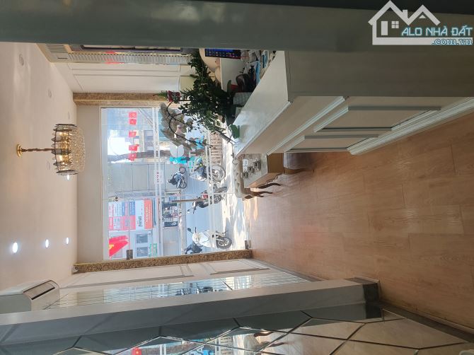 Bán nhà mặt phố Minh Khai, 55m2, 6 tầng, thang máy, vỉa hè, cho thuê gần 100 triệu/1 tháng