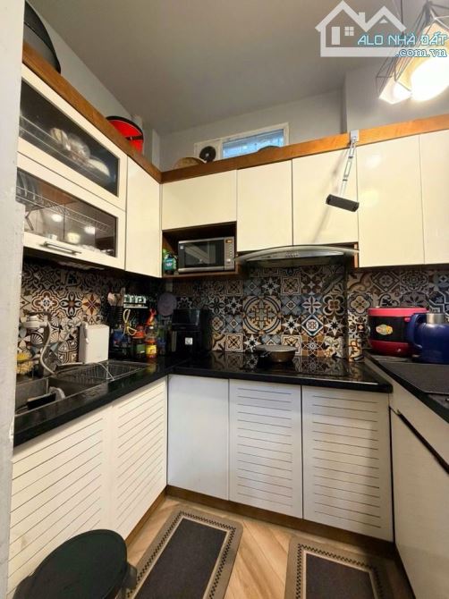 BÁN NHÀ TT ĐỐNG ĐA 2 THOÁNG NHÀ DÂN XÂY GẦN PHỐ FULL NỘI THẤT VỊ TRÍ SIÊU ĐẸP