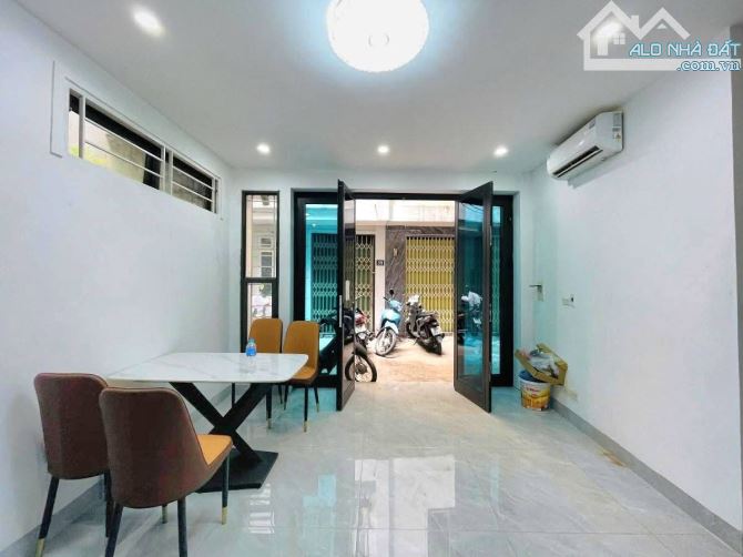 Bán nhà phố Yên Hòa, Cầu Giấy, 30m2, 5 tầng, 3 PN, nhà siêu đẹp, giá 7,5 tỷ có TL.