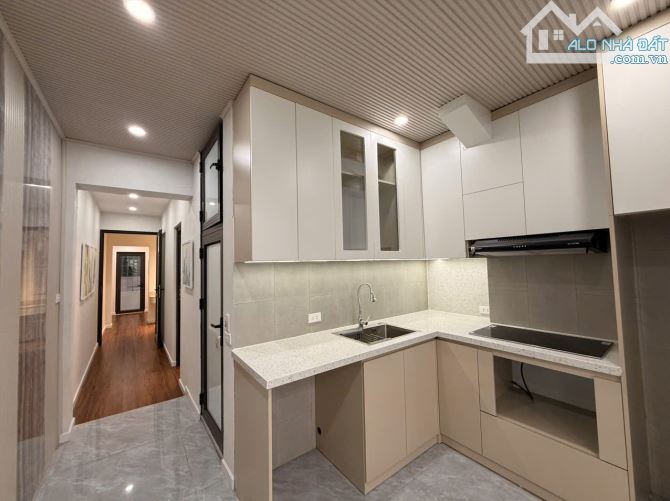 Chính chủ cần bán nhà tập thể DT sử dụng 75m2, sổ 32m2, đã full nội thất, ô tô dừng đỗ