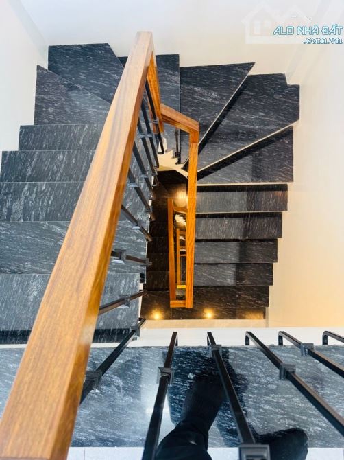 Lĩnh Nam 30M -5 Tầng full NT - KD rất tốt, Ô Tô đỗ cửa, 10M Ô tô tránh chỉ 8.38 tỷ(TL)