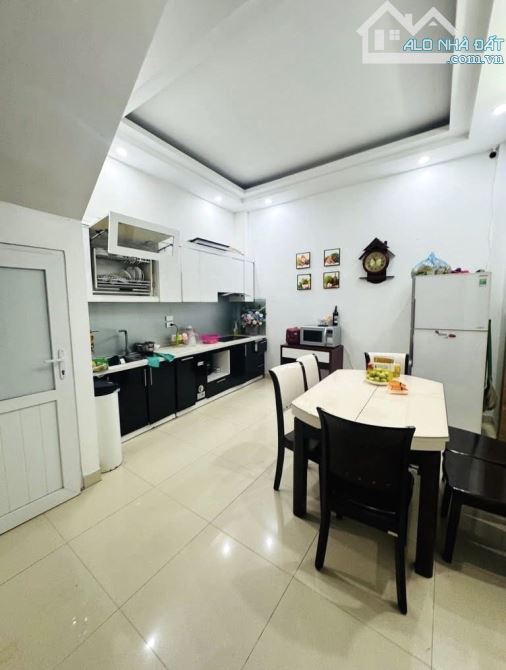 Ngõ ba gác tránh,phân lô-Sát Trương Định-40m2-8 tỷ 2