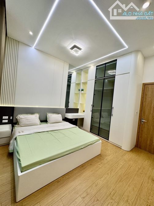 chính chủ bán nhà mới siêu đẹp , phố hoàng văn thái , thanh xuân, 42m, 5 tầng