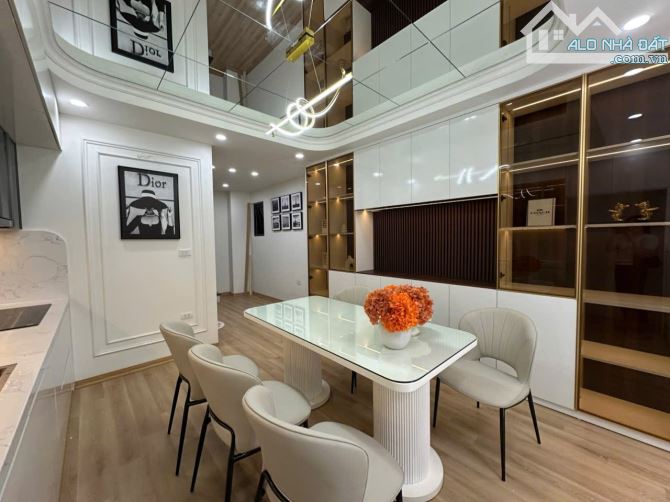 Bán nhà phân lô Nguyễn Xiển 61m2x6 tầng giá 12.9 tỷ