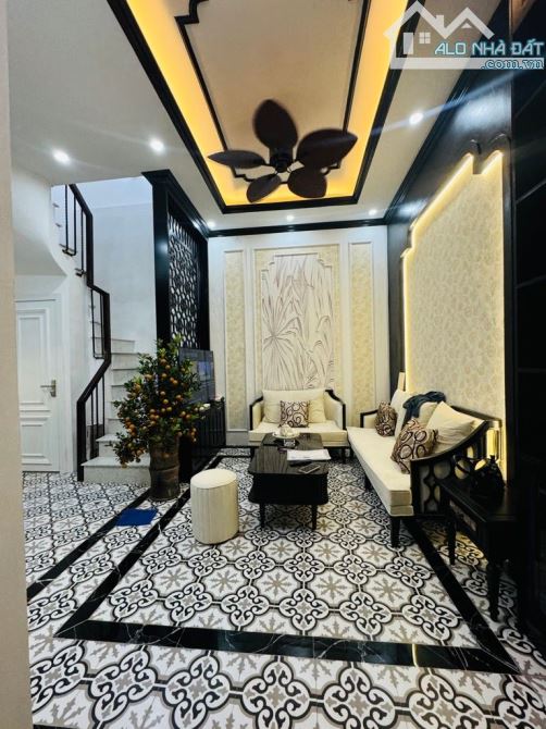 VỚI PHÂN KHÚC 12 TỶ CÓ NHÀ CỰC ĐẸP TRÊN PHỐ CỔ - PHÓ ĐỨC CHÍNH 32M2 - 5 TẦNG - 5M MT- HIẾM