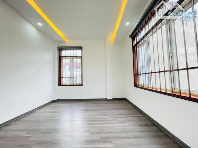 Bán nhà 40m2 mặt ngõ thông ô tô,kinh doanh cạnh khu đô thị Tây Nam Linh Đàm