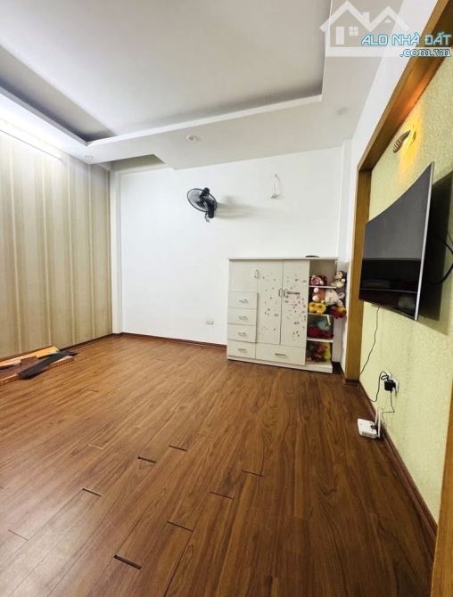 Ngõ ba gác tránh,phân lô-Sát Trương Định-40m2-8 tỷ 2