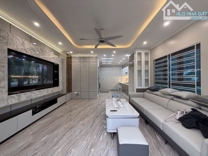 NHÀ ĐẸP - ĐỐNG ĐA - 7 TẦNG - THANG MÁY - GARA ÔTÔ - 50M² - MT 5M² - 25 TỶ