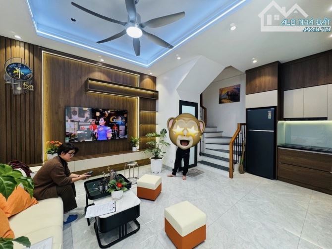 Lĩnh Nam 30M -5 Tầng full NT - KD rất tốt, Ô Tô đỗ cửa, 10M Ô tô tránh chỉ 8.38 tỷ(TL)