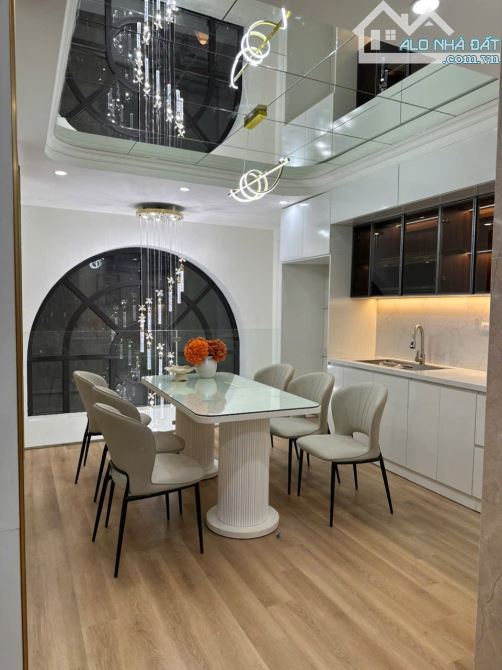 Bán nhà phân lô Nguyễn Xiển 61m2x6 tầng giá 12.9 tỷ