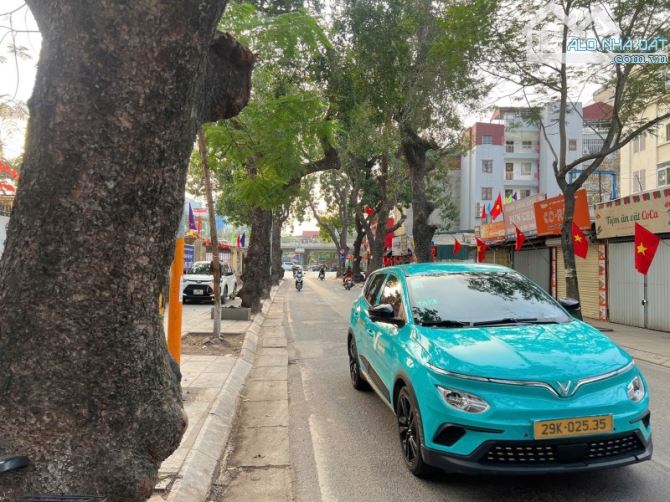 Mặt Phố Đội Cấn – Ba Đình – 65 m2 – C4 – mặt tiền – 4.6 M – Giá 24.8 Tỷ. MẶT PHỐ