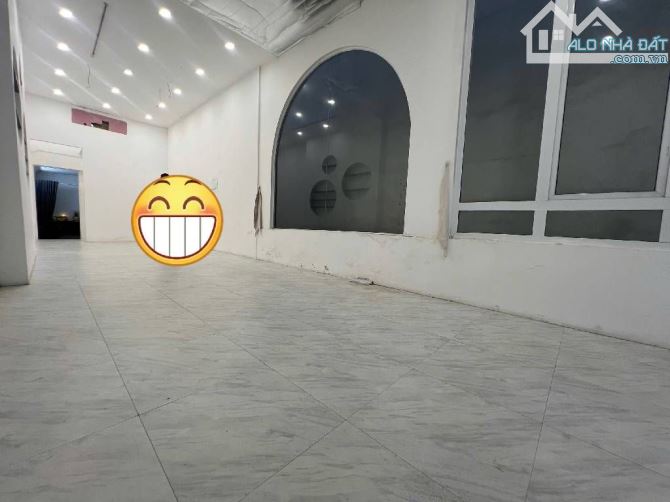 BÁN NHÀ MẶT PHỐ TT ĐÔNG ĐA DT 45 M NHỈNH 20TỶ KINH DOANH SÂM UẤT VỊ TRÍ ĐẸP NHẤT QUẬN