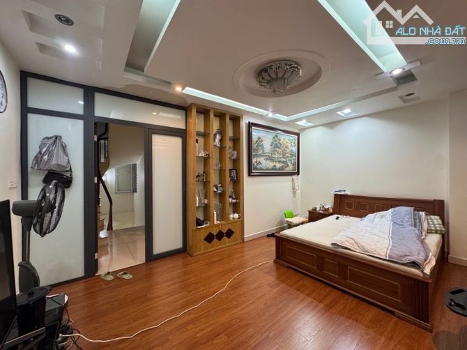 Nhà mặt đường Kim Giang – Linh Đàm, 50m², 4PN, ô tô tránh, vỉa hè, kinh doanh đỉnh, 20,5tỷ