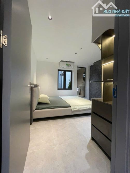 Chỉ 5,85 tỷ tập thể Đào Tấn, Ba Đình, tầng 1, sâng rộng, sổ to 100m2 2PN 2WC full nt