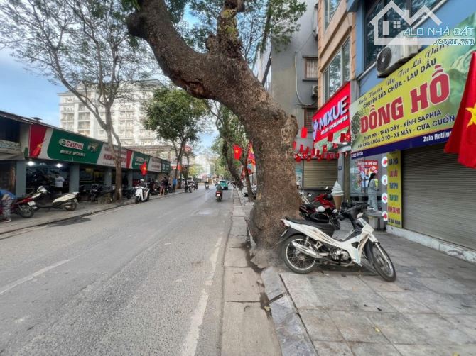 Mặt Phố Đội Cấn – Ba Đình – 65 m2 – C4 – mặt tiền – 4.6 M – Giá 24.8 Tỷ. MẶT PHỐ
