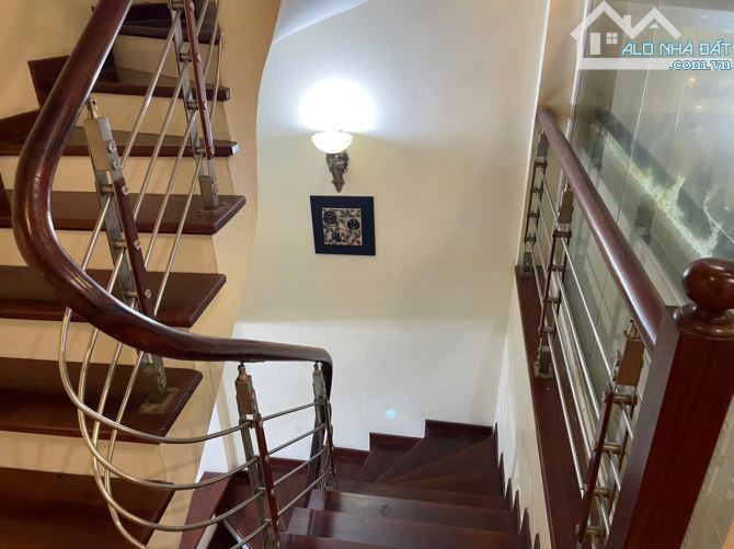 Đống Đa giáp Thanh Xuân 55m2 giá chỉ nhỉnh 13 tỷ cách phố 20m đúng 1 ngoặt vào nhà