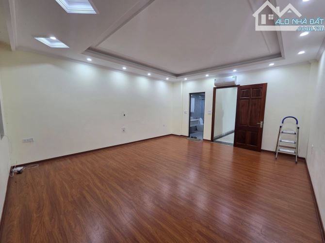 Nhà đẹp phố Mai Dịch , Trung tâm cầu giấy . Vị trí đẹp . Giá 18 tỷ . DT 46M