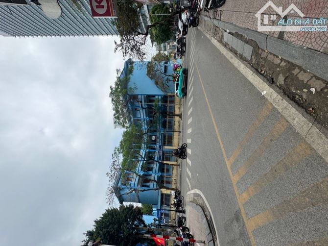 VỚI PHÂN KHÚC 12 TỶ CÓ NHÀ CỰC ĐẸP TRÊN PHỐ CỔ - PHÓ ĐỨC CHÍNH 32M2 - 5 TẦNG - 5M MT- HIẾM