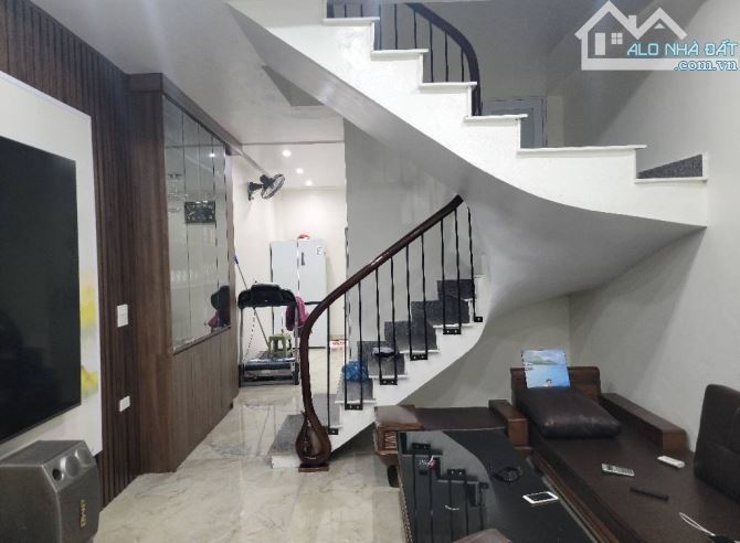 Phân lô ngõ VF3-Kế Nguyễn Đức Cảnh-40m2-8 tỷ 2