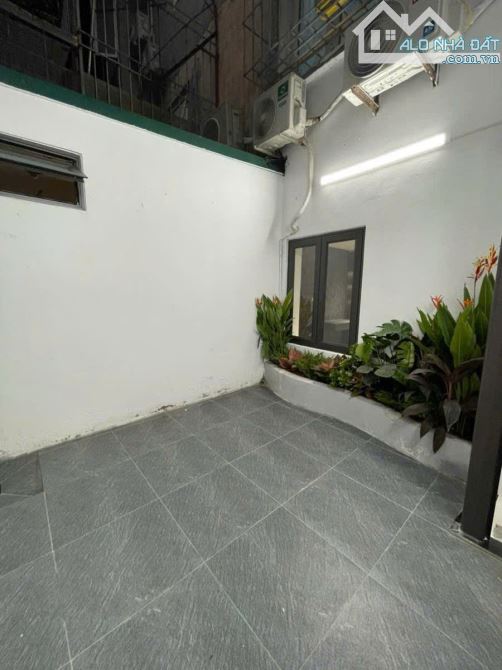 Chỉ 5,85 tỷ tập thể Đào Tấn, Ba Đình, tầng 1, sâng rộng, sổ to 100m2 2PN 2WC full nt